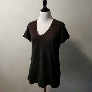 Everlane black vneck shirt